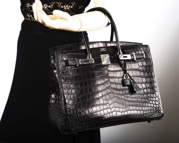 Hermes Matte Crocodile Birkin Bag, USD 120 ribu