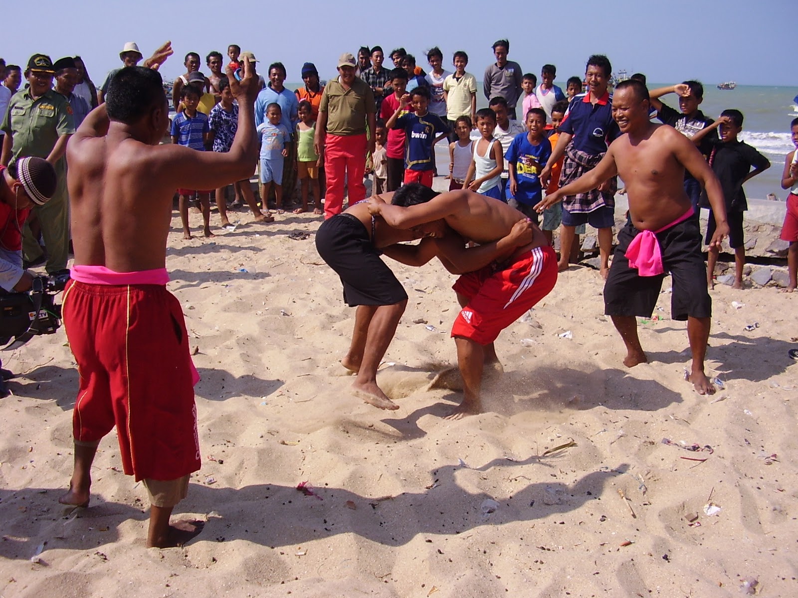 Macam Macam Olahraga  Tradisional  Asli Indonesia Yang Harus  